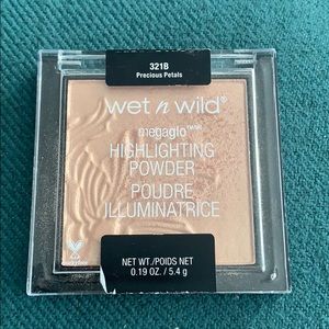 Wet n Wild Megaglo Highlighter in Precious Petals